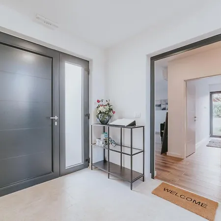 Lejlighed Erdgeschosswohnung Moonlight Mit Terrasse By Interhome