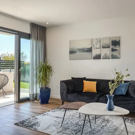 Erdgeschosswohnung Moonlight Mit Terrasse By Interhome Lejlighed *