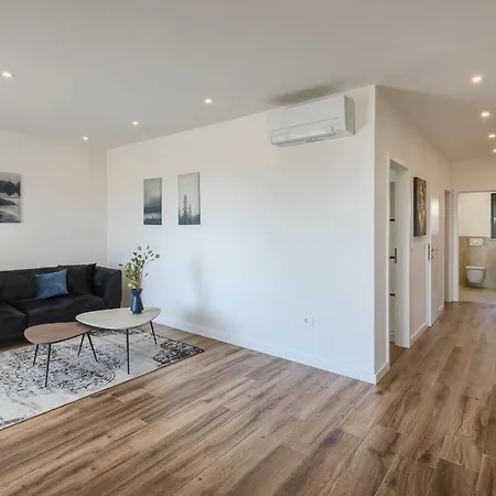 Erdgeschosswohnung Moonlight Mit Terrasse By Interhome Lejlighed