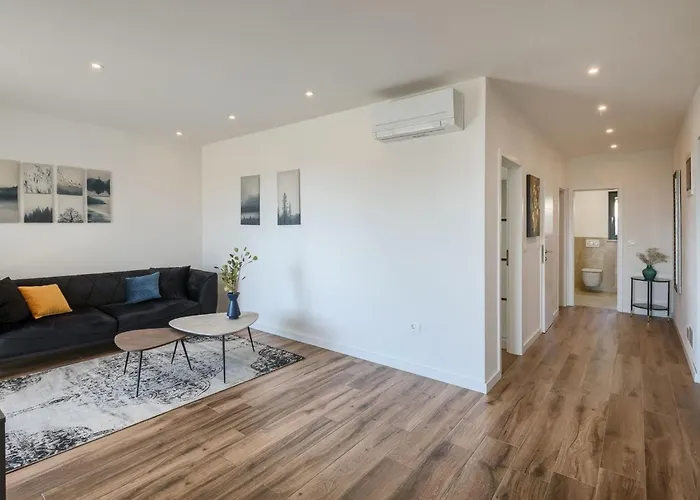 Erdgeschosswohnung Moonlight Mit Terrasse By Interhome Lejlighed