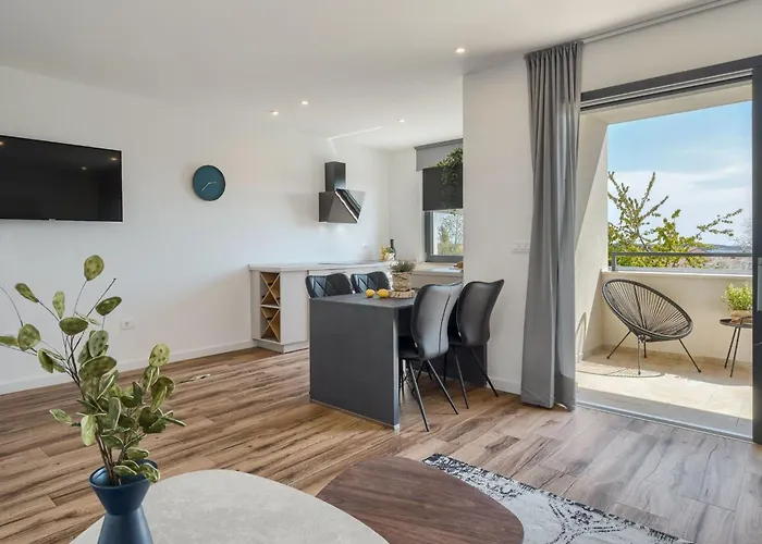 Erdgeschosswohnung Moonlight Mit Terrasse By Interhome