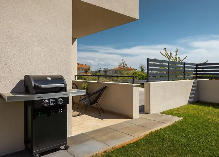 Erdgeschosswohnung Moonlight Mit Terrasse By Interhome Novigrad Istria