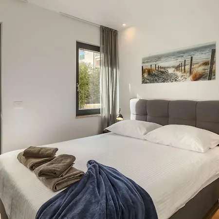 Erdgeschosswohnung Moonlight Mit Terrasse By Interhome Lejlighed